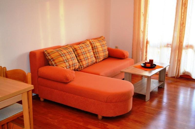 Apartments Belic With Pool Jelsa  Buitenkant foto