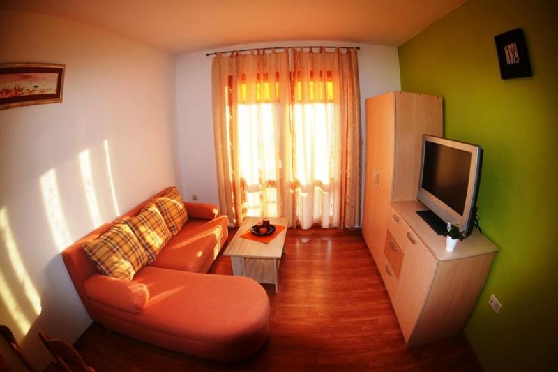 Apartments Belic With Pool Jelsa  Buitenkant foto