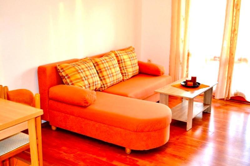 Apartments Belic With Pool Jelsa  Buitenkant foto
